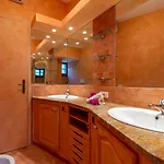 Fusco By Interhome بيت للعطل *